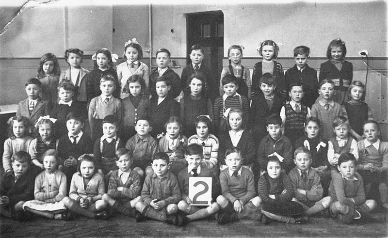 Thomas Gamuel Primary School - class 1952