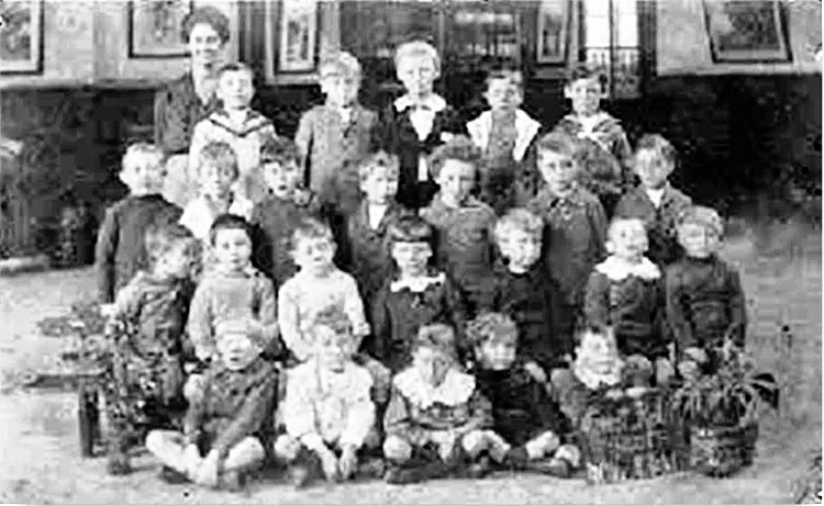 Forest Rd Infants School 1919ca